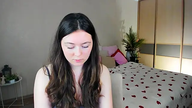 AlluringLookk live cam on StripChat