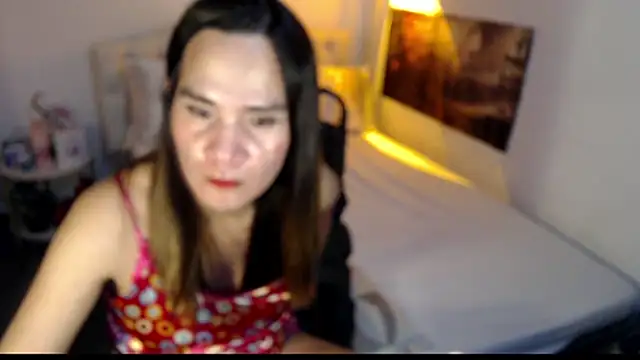 NinaDOM4CUM webcam