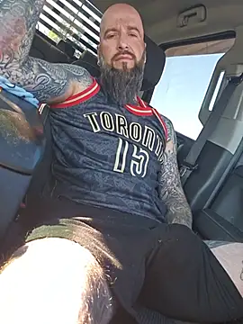 Beardedtattood live cam on StripChat