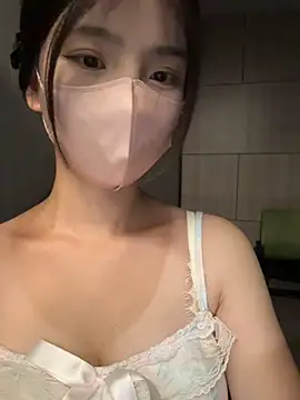 gougou13 live cam on StripChat