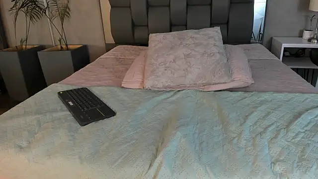 Charlie___Musk webcam