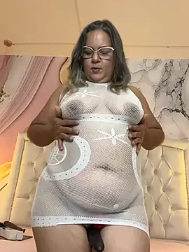 Lucy_Milf_474 webcam