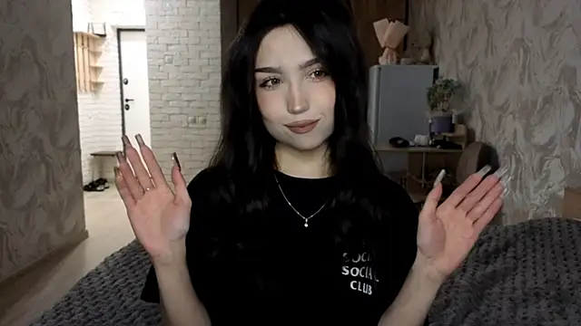 Qwami_Amie webcam