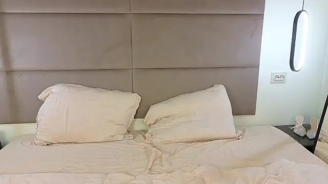 SweetElya webcam