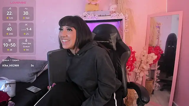 Emily_Roussee webcam