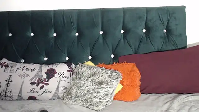 Busty_NickiXXX webcam