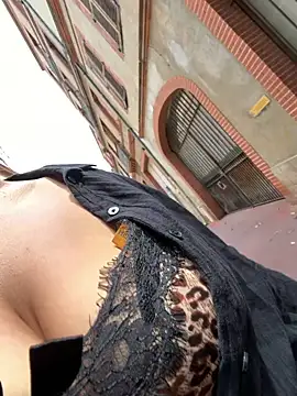 NiaBeurette webcam