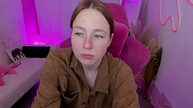 DamnWitchh webcam