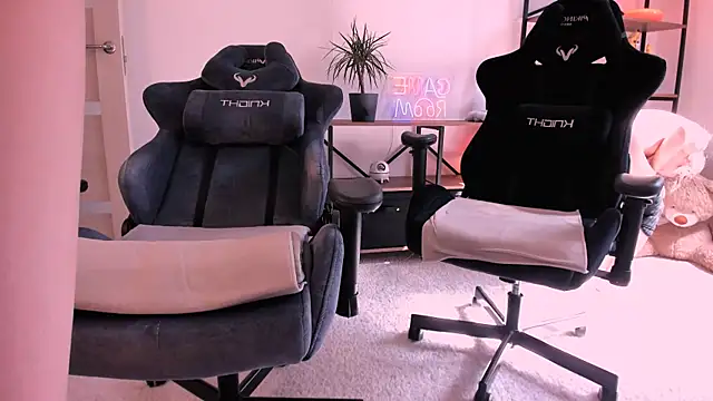 hotblonds webcam