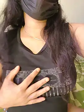 hot_alicee (F young) - boob show