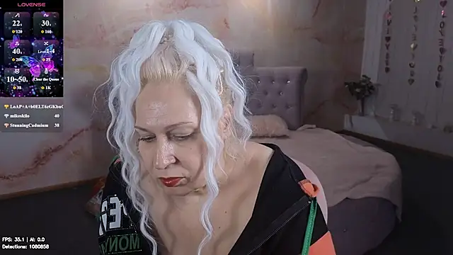 Penelope_Pinky webcam