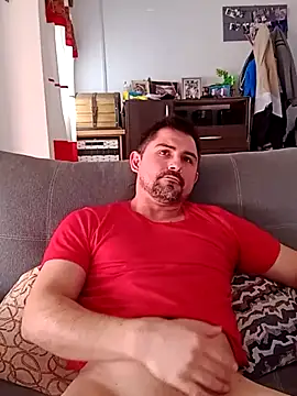 Bradd_32 live cam on StripChat
