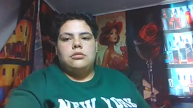 Hailey_Curvy webcam
