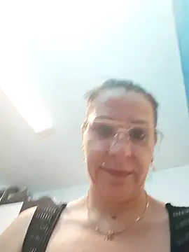 SugarDiamonds live cam on StripChat