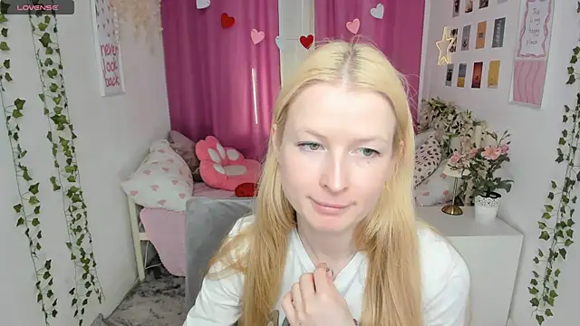 Laly_Peach webcam