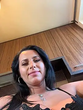Hotmomcheckk_