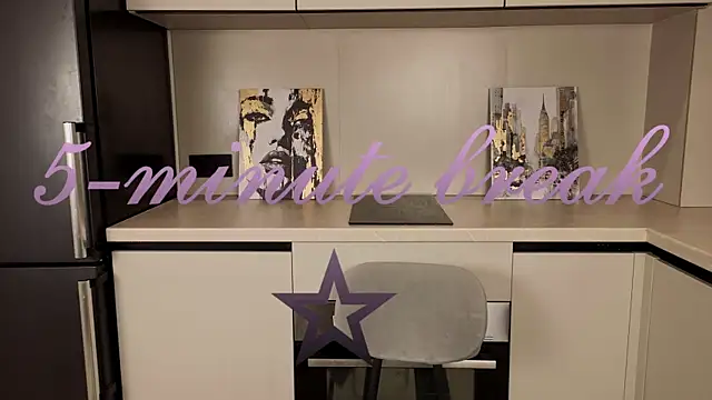 AnikaVelour webcam