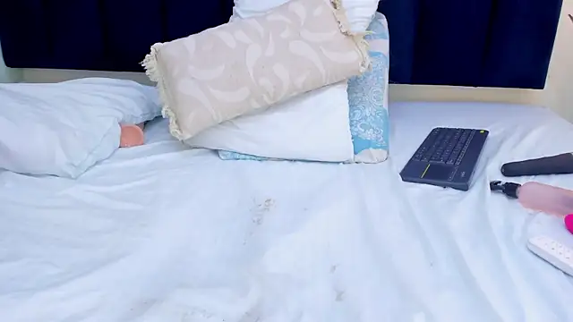 mayaevansmg webcam