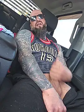 beardedtattood (Ask my age) - Let's get really horny together 😈😈😈