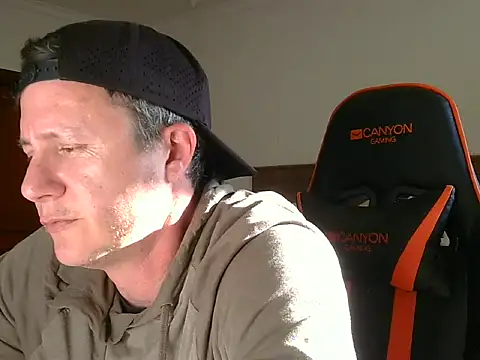 TroyDieselXXX webcam