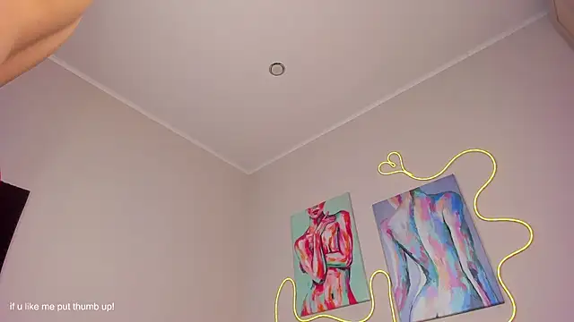 Maddie_D_Cloud webcam