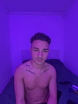 Enzo_Luxury webcam