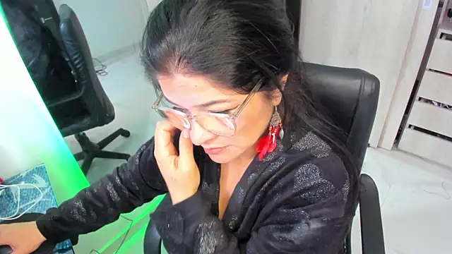 BellaFlaming webcam