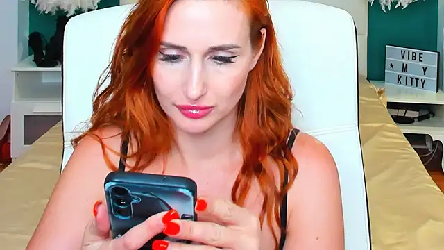 Red_Fairy_ live cam on StripChat