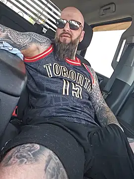 Beardedtattood Live Webcam on Stripchat
