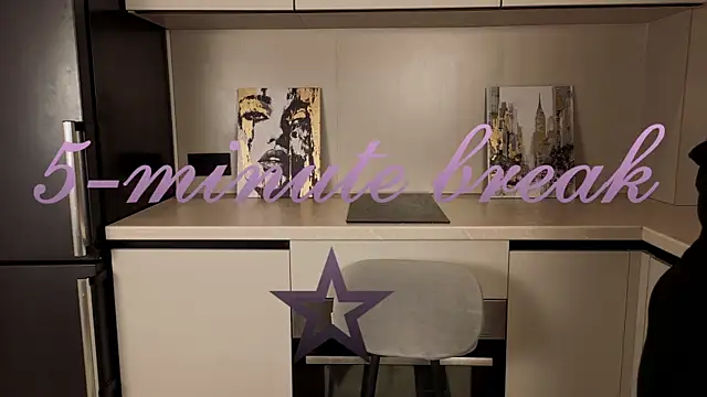 AnikaVelour webcam