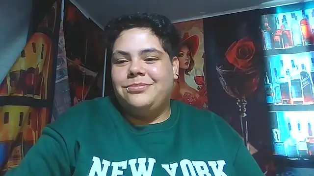 Hailey_Curvy webcam