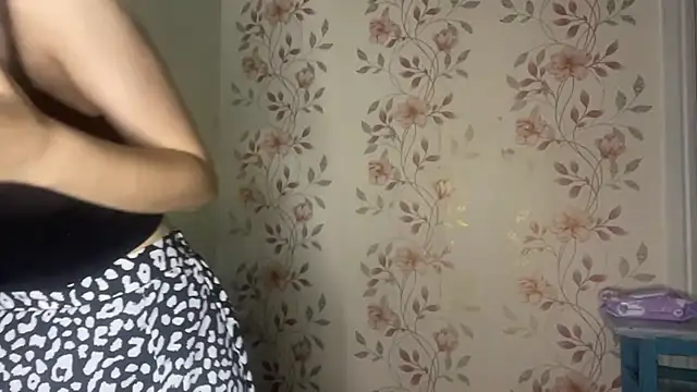 WhitePowerGirl webcam