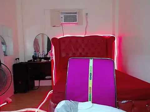 TIKOLGIRL webcam