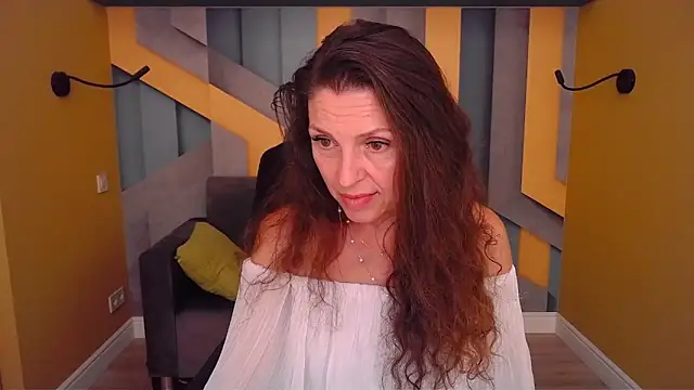 EllaLong webcam