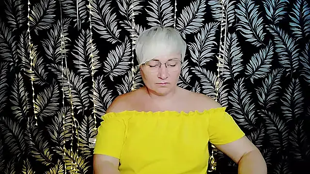 Olivia_playful webcam