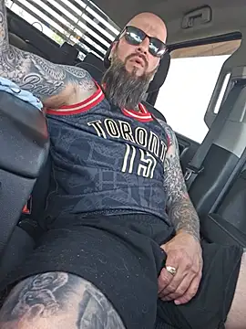 Beardedtattood webcam