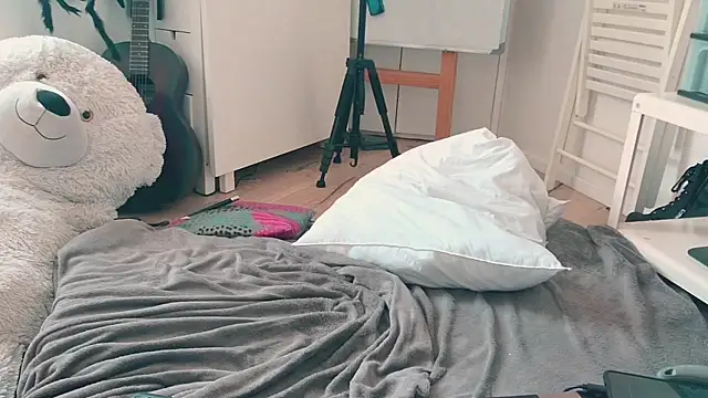 CeriseLapine webcam