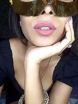 sexy_manvi25 live cam on StripChat