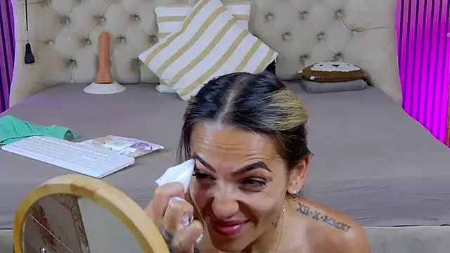 PlayfulShow webcam