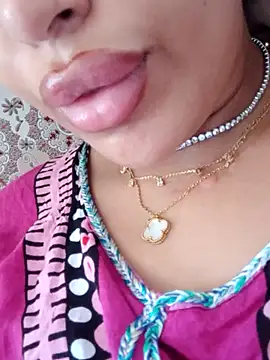 Sexlove1xo webcam