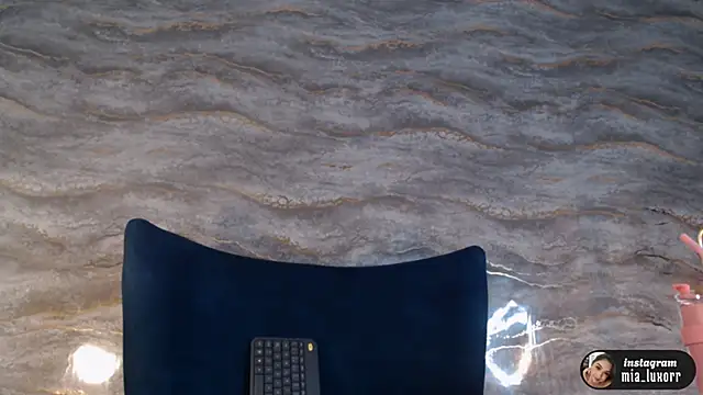 Mia_Luxor webcam