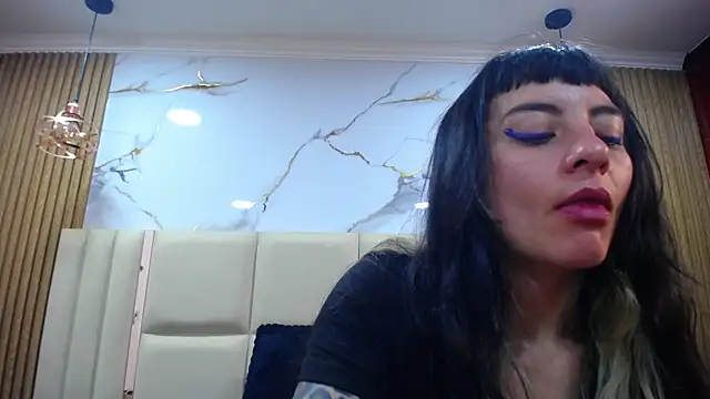Naughty_Kittenm webcam