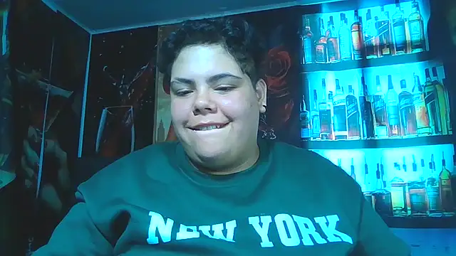 Hailey_Curvy webcam