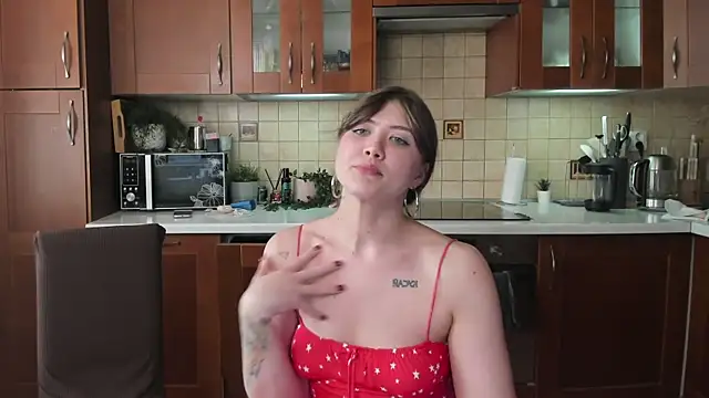 HotCaramellsTV webcam