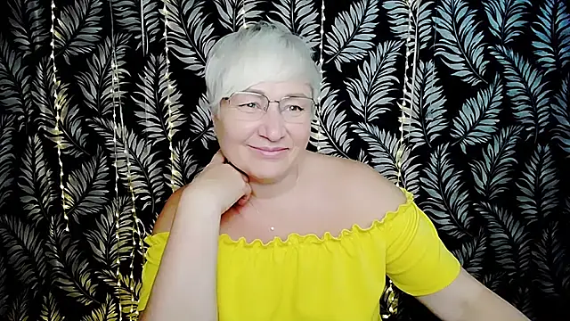 Olivia_playful webcam