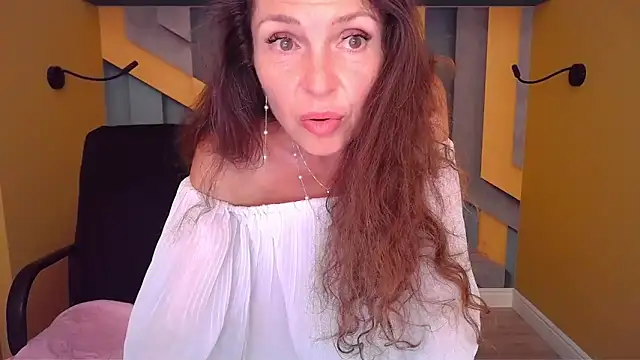 EllaLong webcam