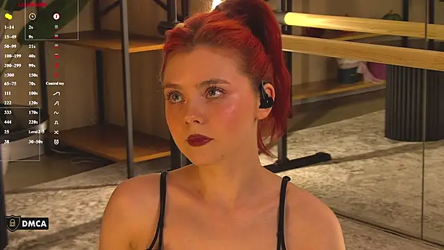 Nora__Ray webcam