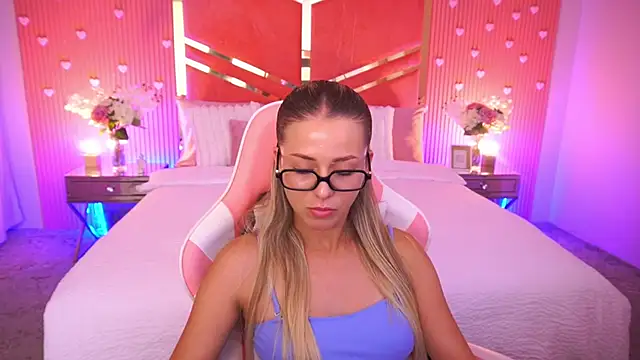 DoveLovee live cam on StripChat