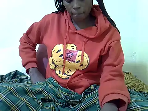 lilmomaa live cam on StripChat