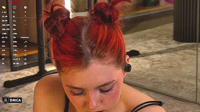 Nora__Ray webcam